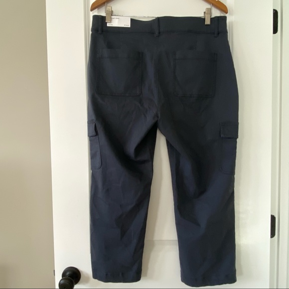 ⭐️NWT⭐️LOFT Straight Crop Charcoal Grey Cargo Pant - Picture 9 of 12